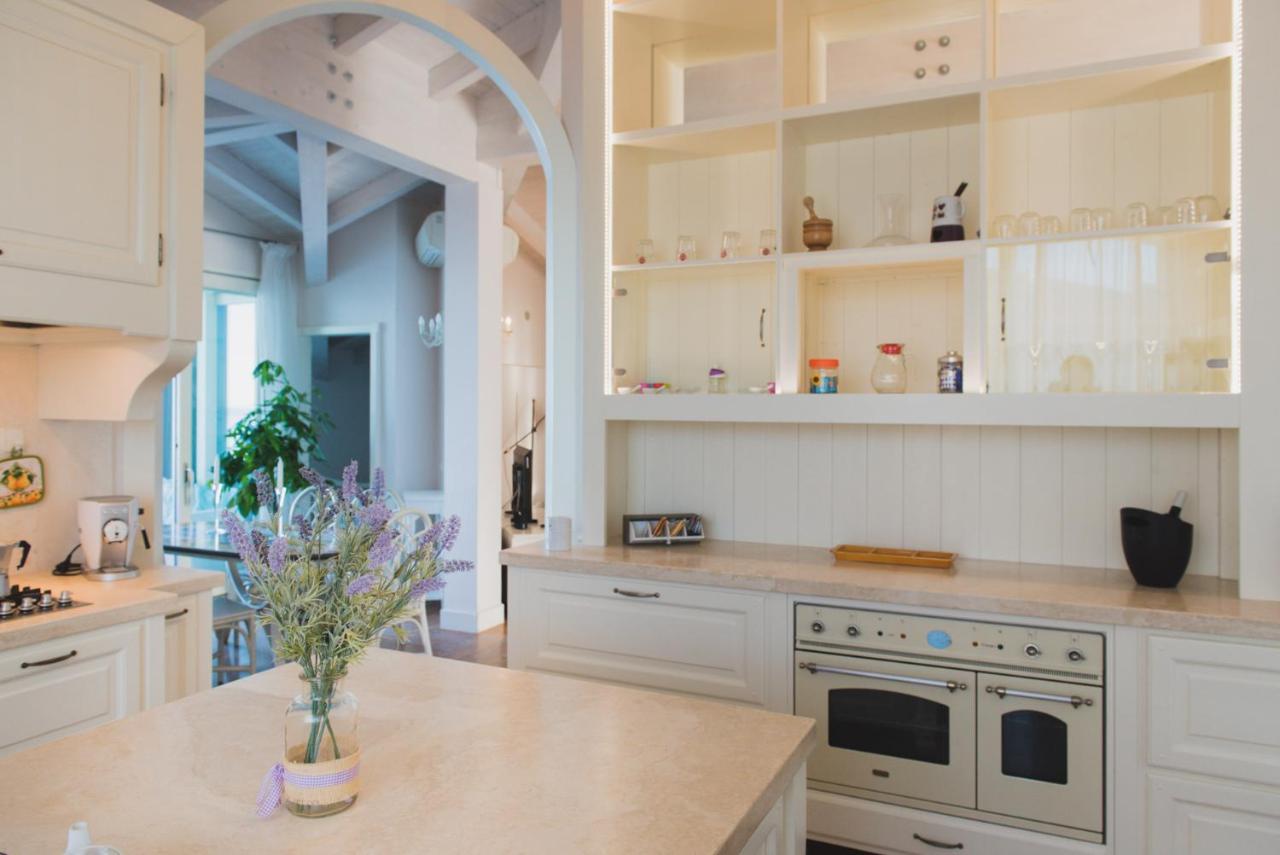 Villa Lilla Sulla Spiaggia Di San Vincenzo Luxury Exterior foto